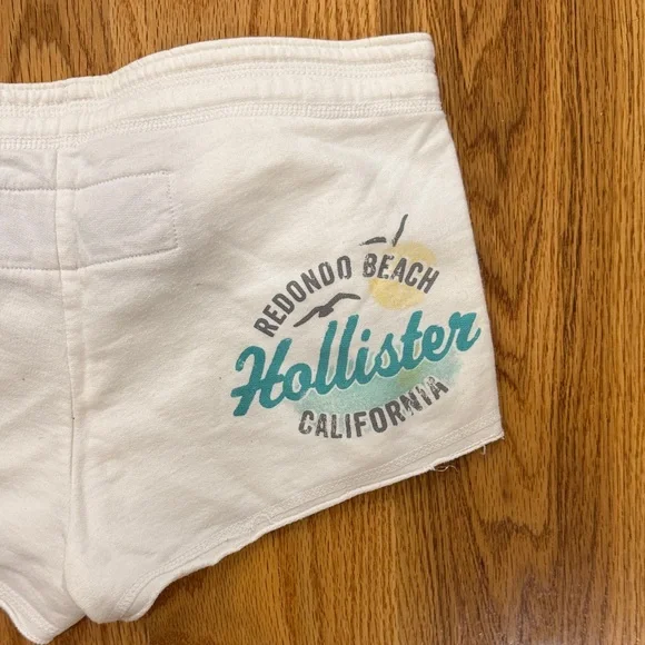 Vintage Hollister Women's White cotton  Shorts - Picture 4 of 4